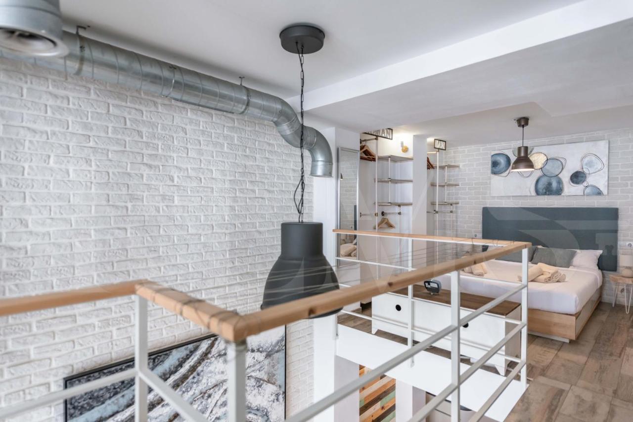 Bright Duplex Loft Next To The Center By Rems