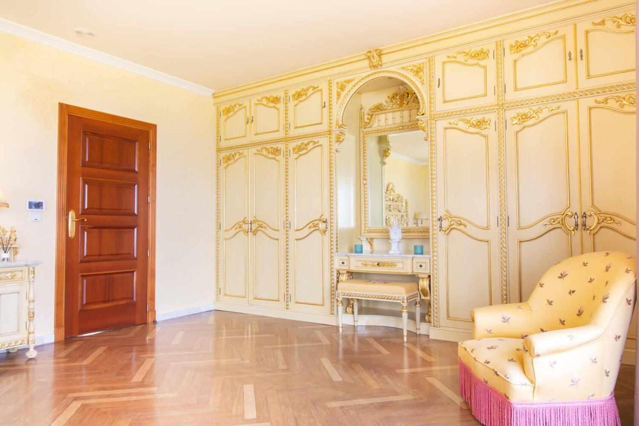 Castle House Luxury Beachfront *