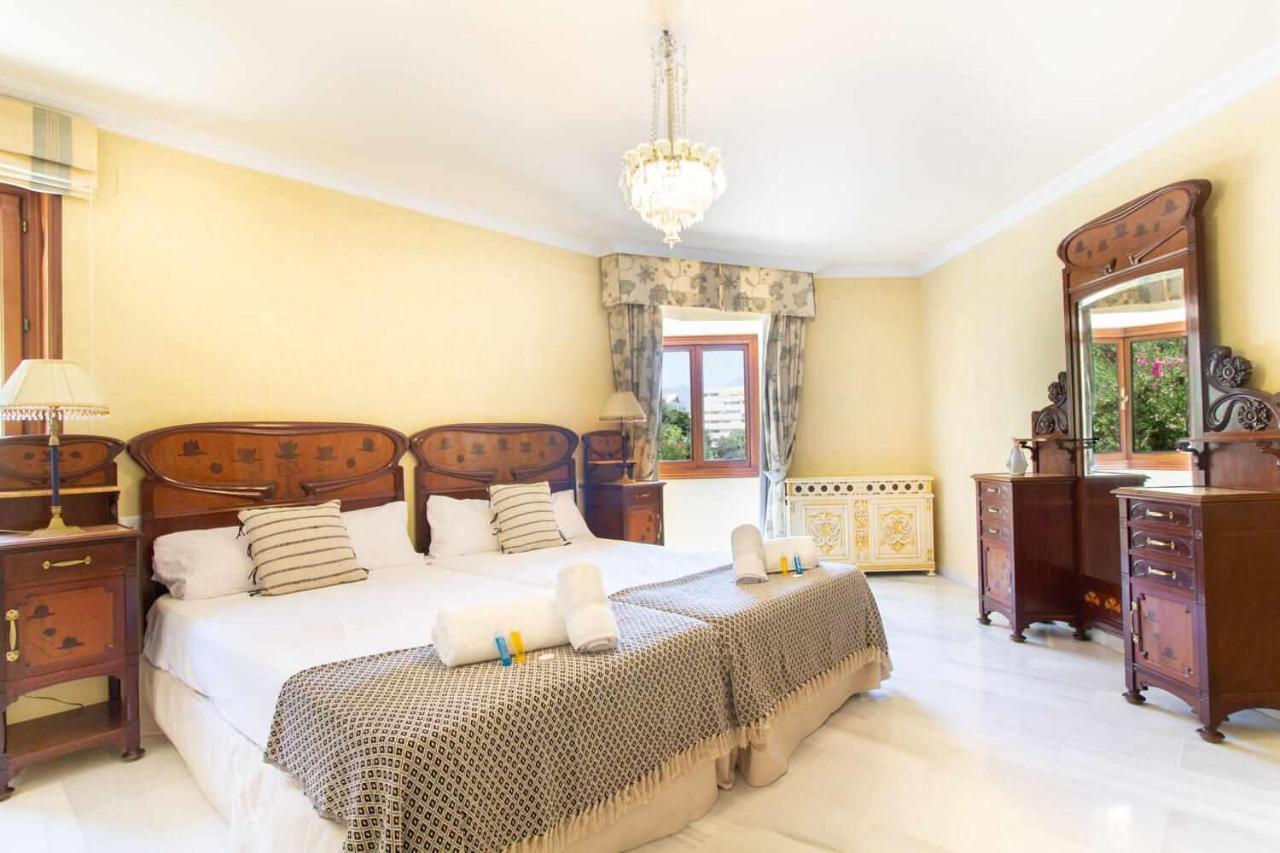 Castle House Luxury Beachfront *