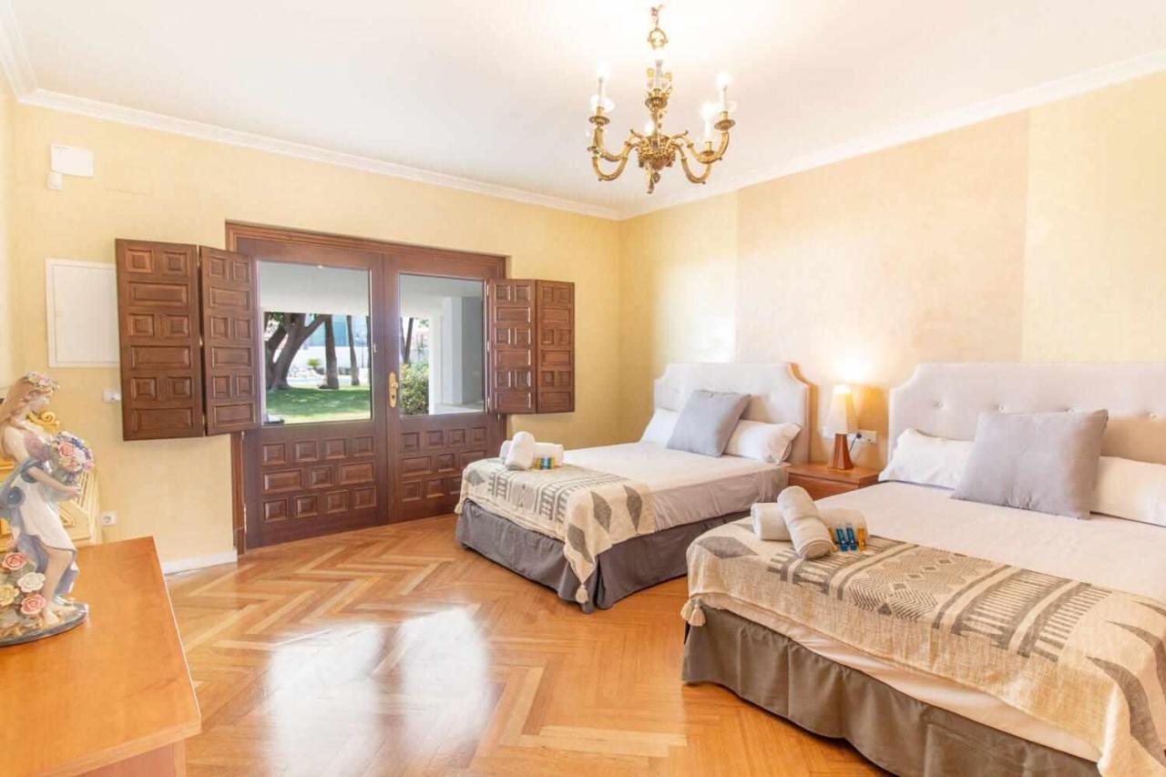 Castle House Luxury Beachfront *