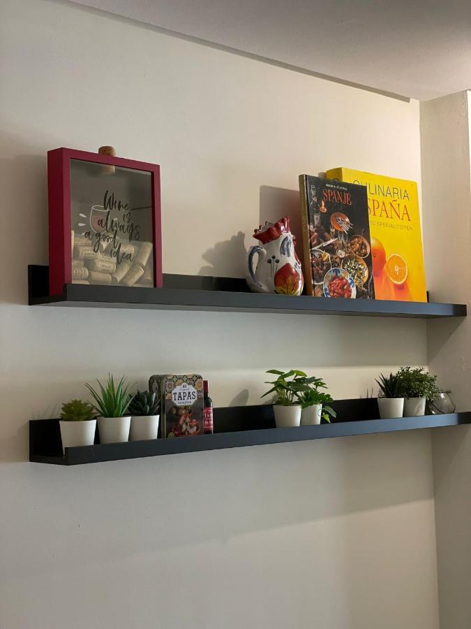 A Space That Feels Like With Private Parking Lejlighed