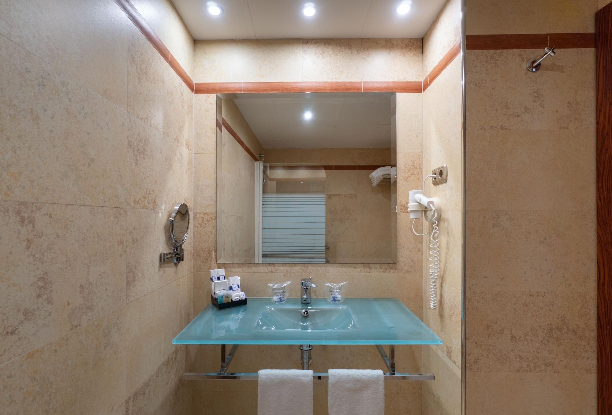 Hotell Ms Maestranza 4*