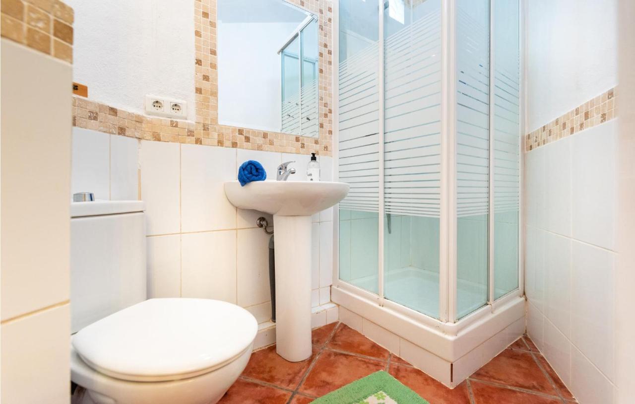 Pet Friendly In Iznate With Kitchen Holiday home Malaga