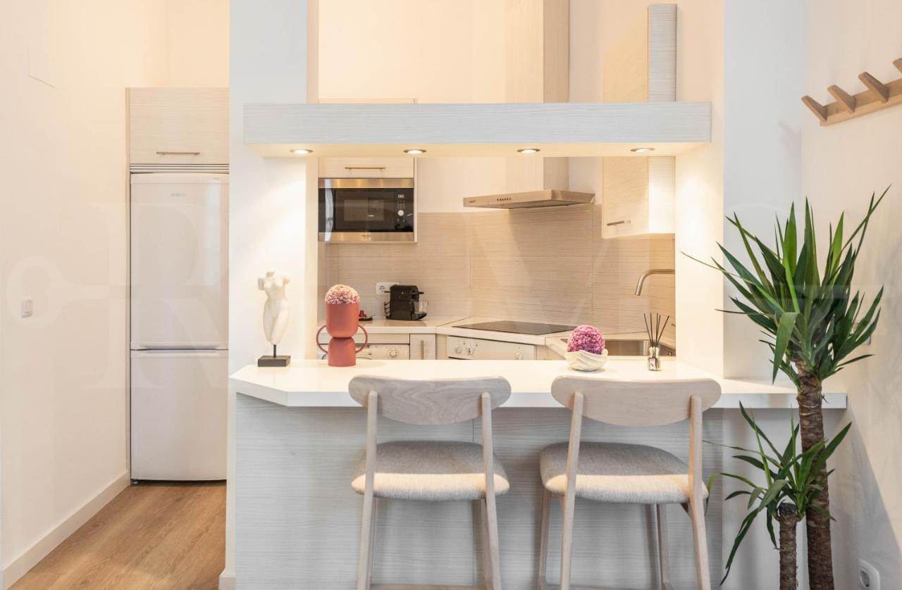 Artistic In The Heart Of By Rems Apartment *