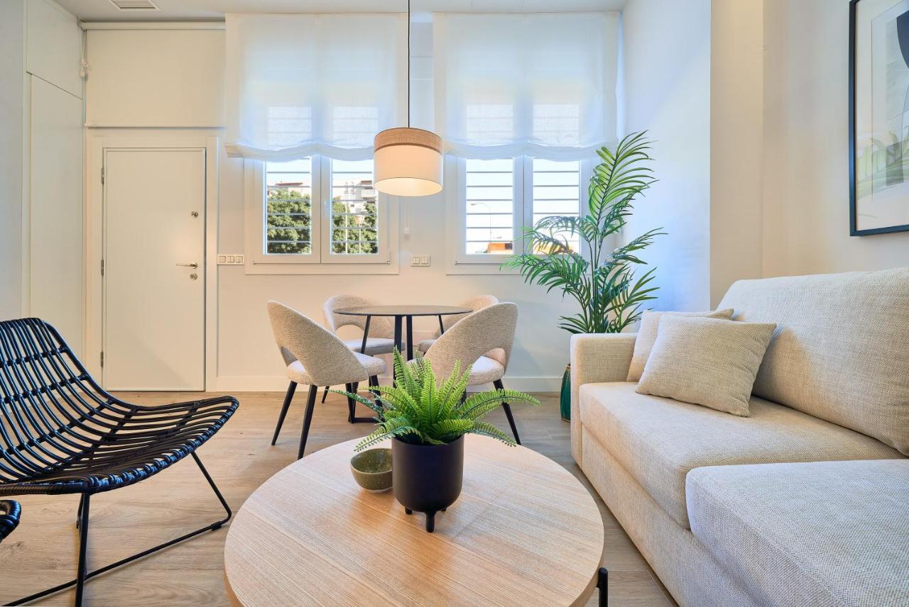 Lofts Parque De Huelin Apartment *