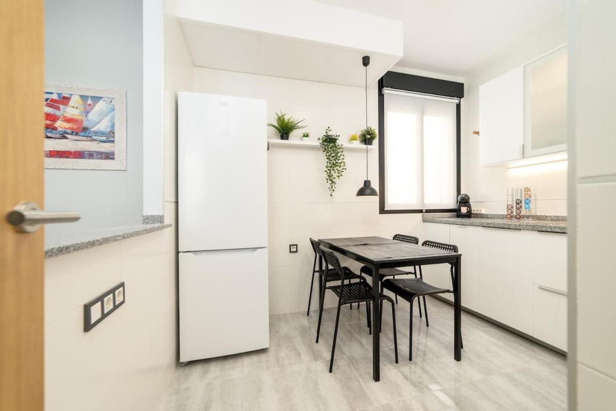 Apartamento -malagasunapts- Stylish Centre Pool&parking Málaga