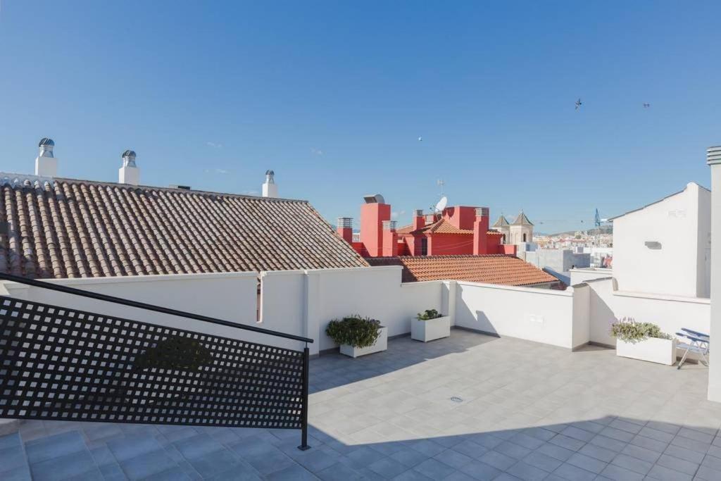 -malagasunapts- Citycentre Rooftop Pool Apartment
