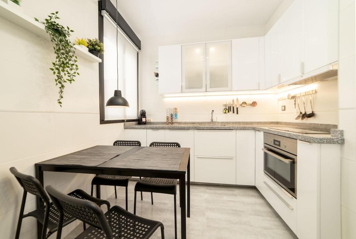 -malagasunapts- Stylish Centre Pool&parking Apartamento Málaga