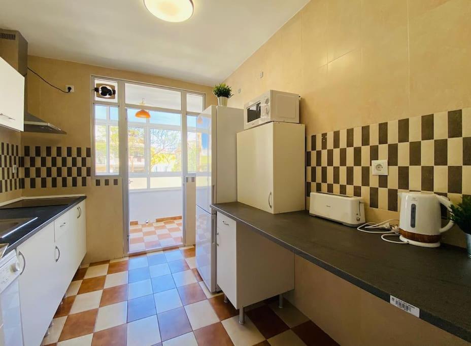 Almirante 1º Linea De Playa Con Parking Appartement