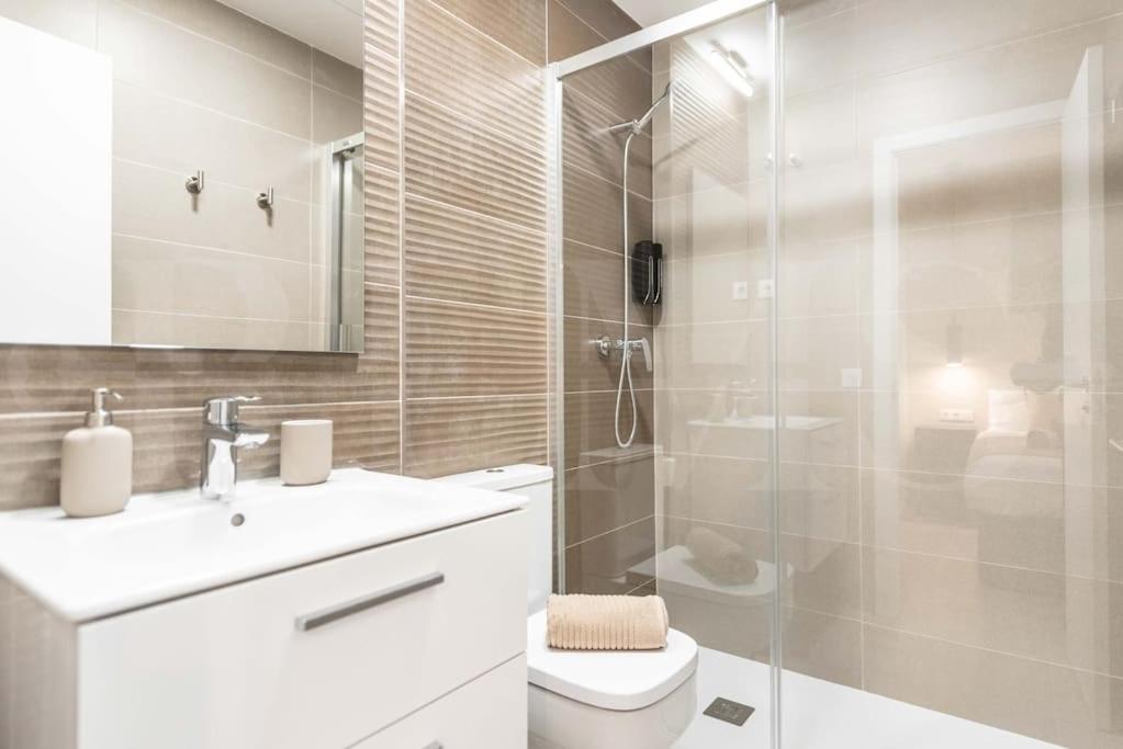 Modern With Patio & Parking By Rems Appartement Málaga