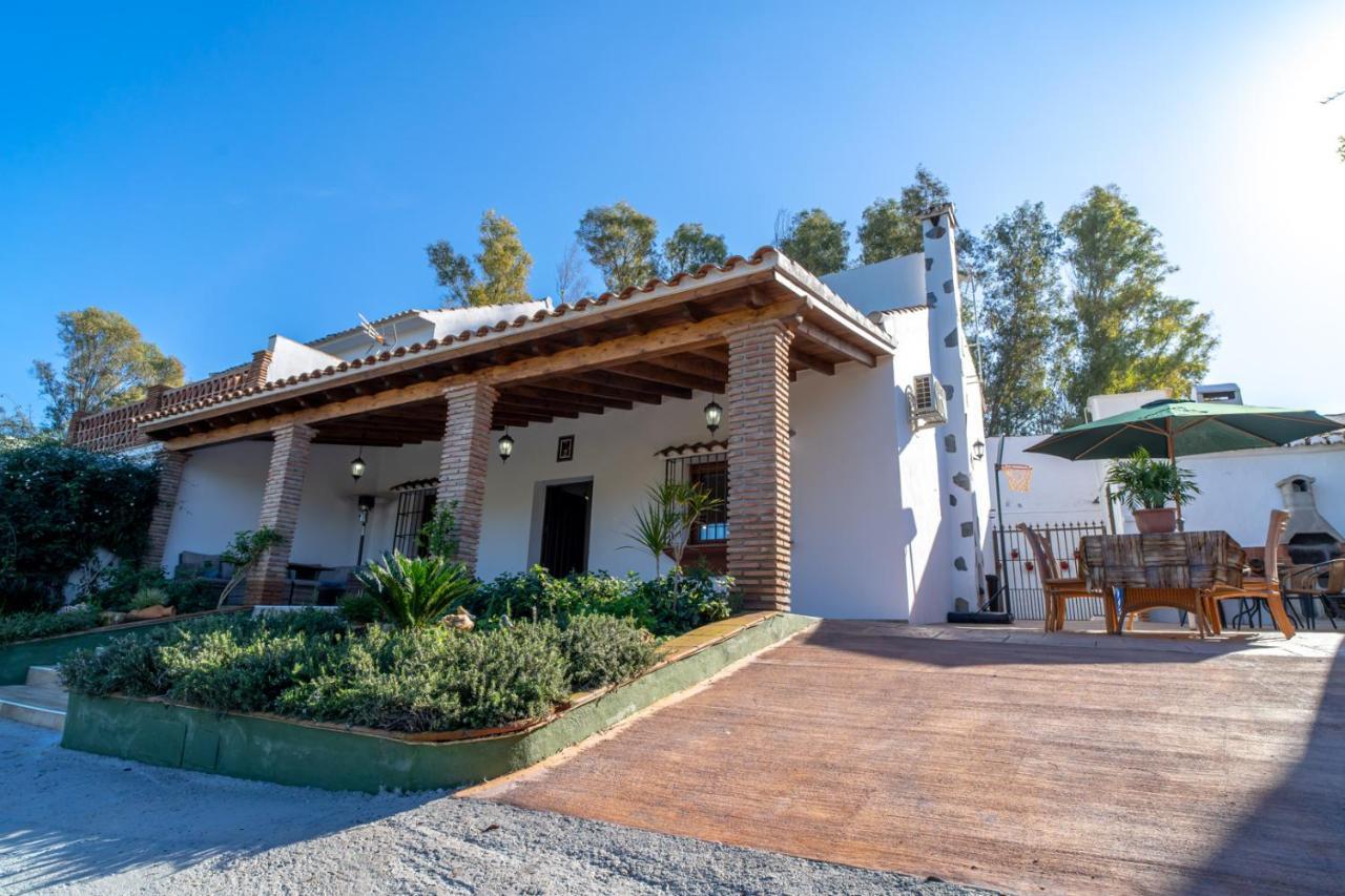 De Diseno Con Piscina Y Barbacoa Casa de férias