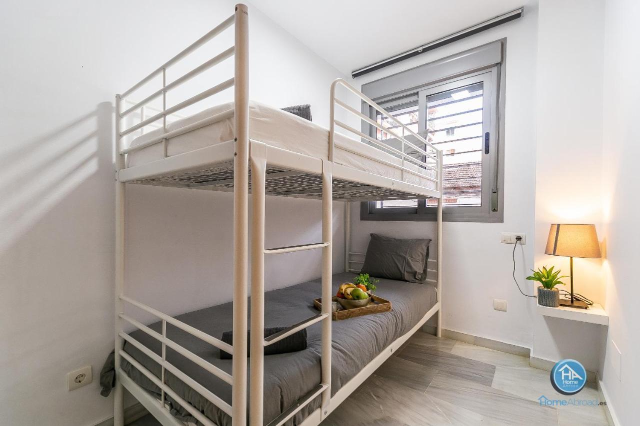 Appartement Boutique - Carlos Haya Area With Parking