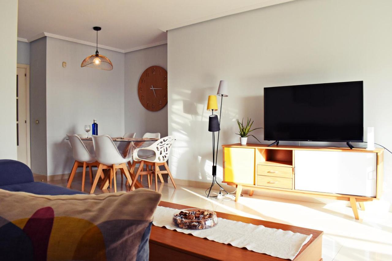 Fabuloso Apartamento En Primera Linea De Playa Con Parking Privado Apartamento *