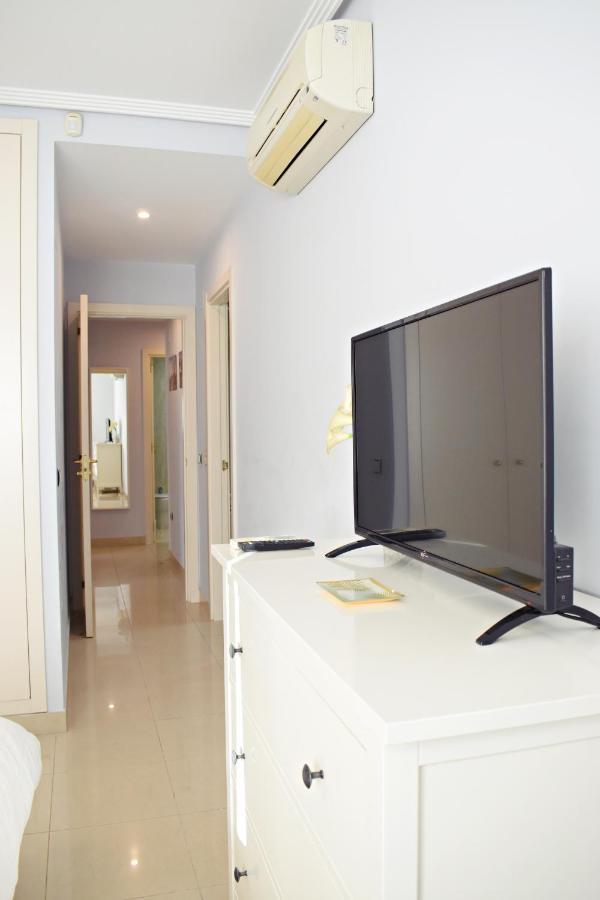 Fabuloso Apartamento En Primera Linea De Playa Con Parking Privado * Málaga