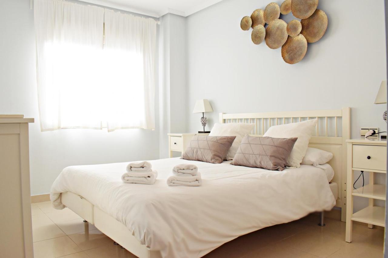 Fabuloso Apartamento En Primera Linea De Playa Con Parking Privado * Málaga