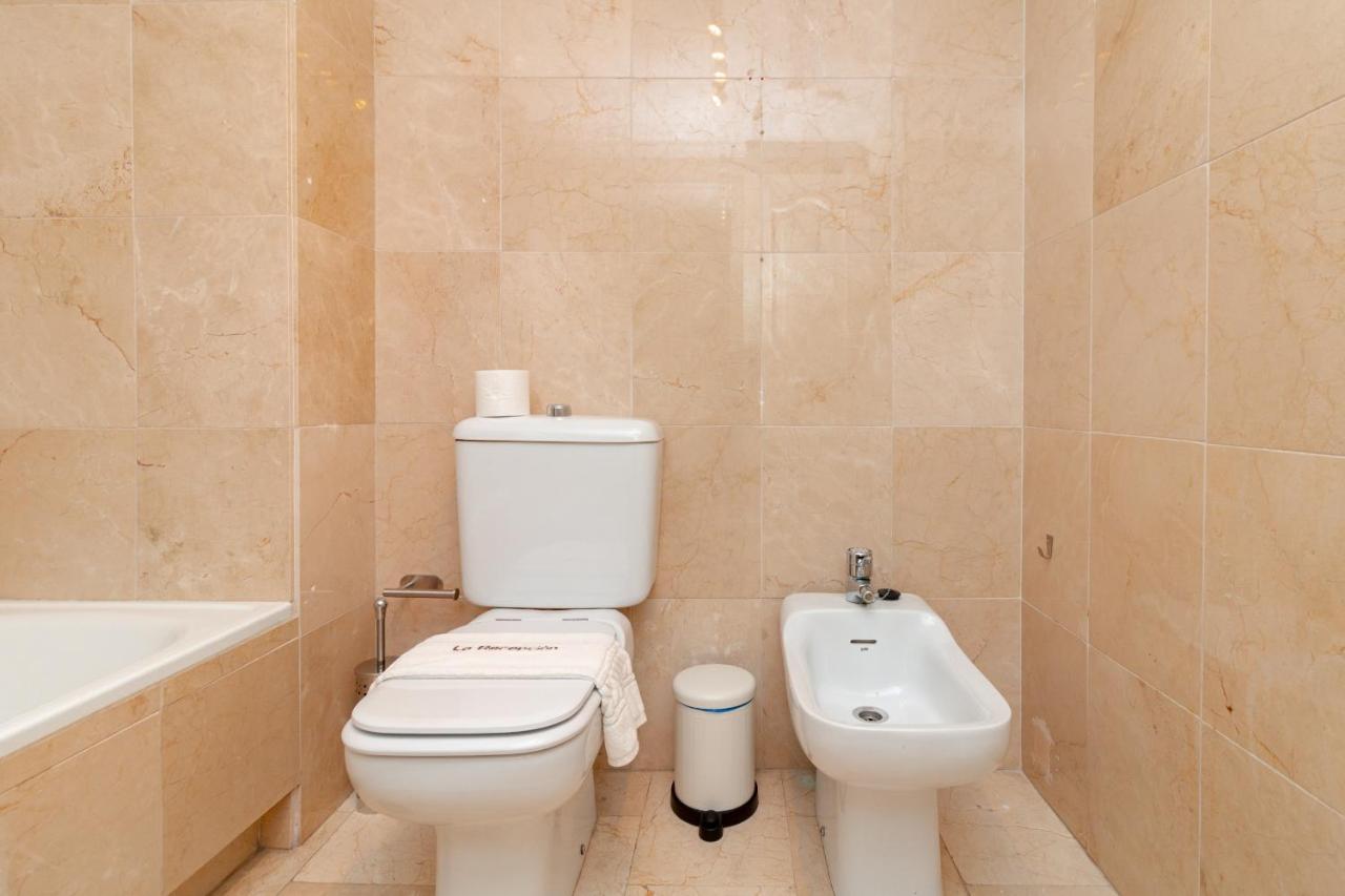 C9 Roomy Luminous 5 Bedroom In Town Appartement *