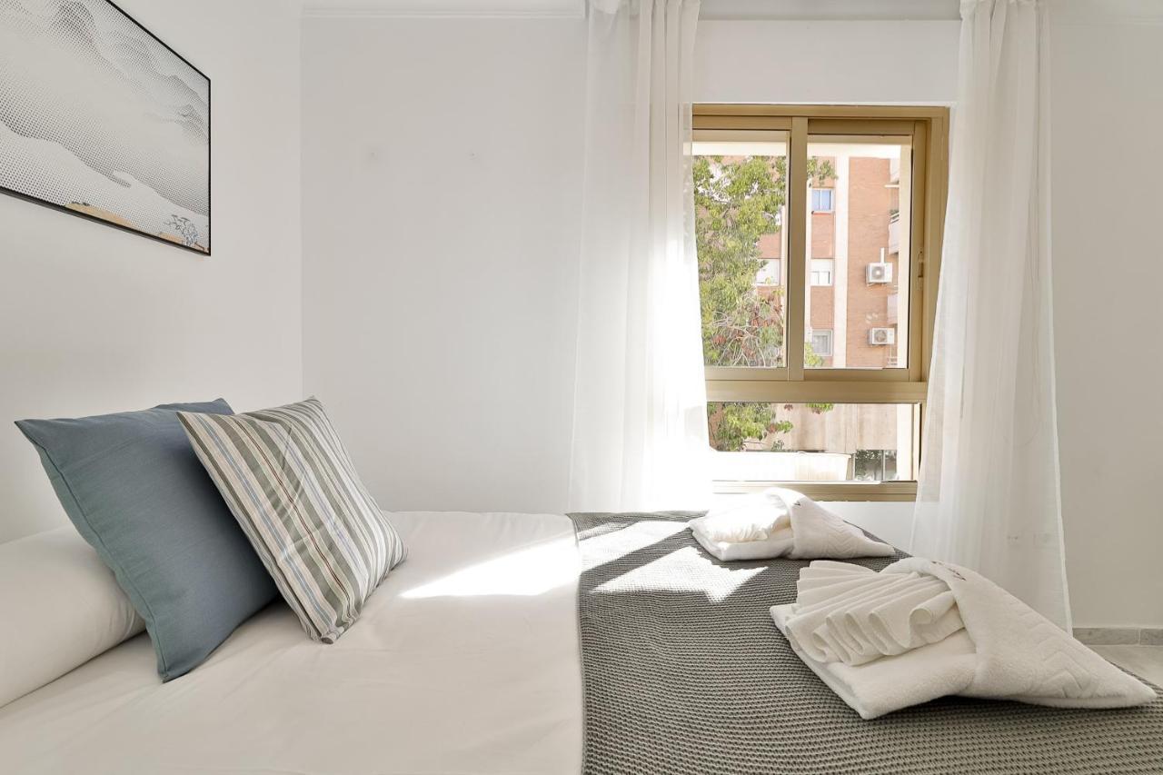 C9 Roomy Luminous 5 Bedroom In Town Appartement