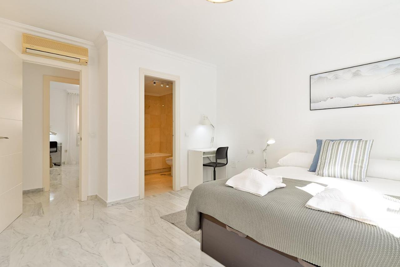 Appartement C9 Roomy Luminous 5 Bedroom In Town