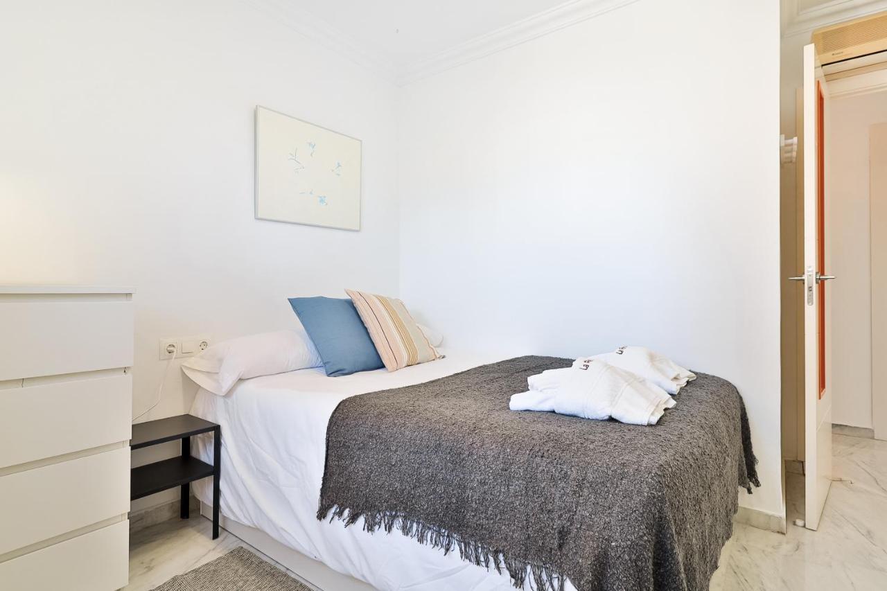 C9 Roomy Luminous 5 Bedroom In Town Appartement