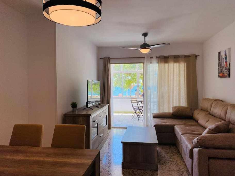 Almirante 1º Linea De Playa Con Parking Appartement *