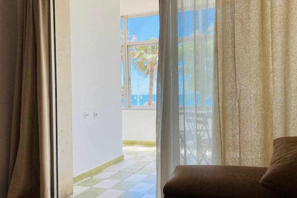 Almirante 1º Linea De Playa Con Parking Appartement