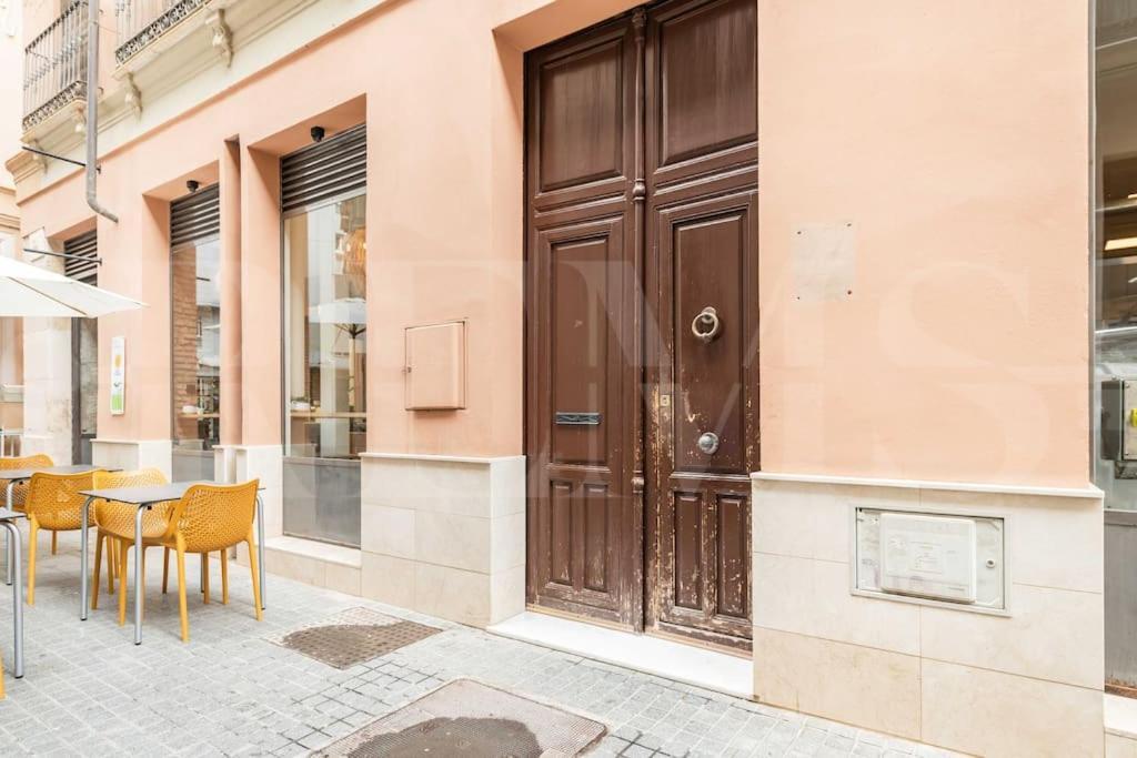 Elegant In The Heart Of By Rems Apartment