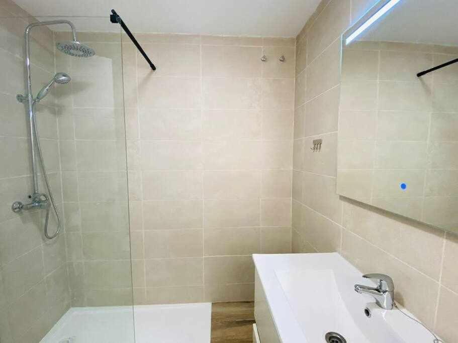 Appartement Almirante 1º Linea De Playa Con Parking *