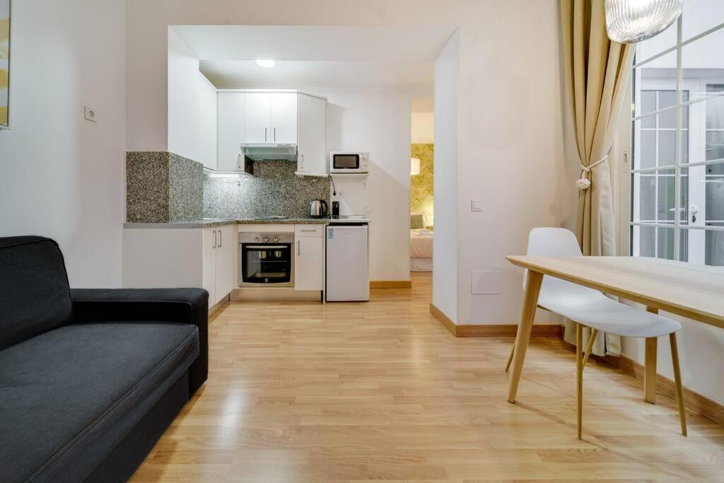 Encantador Con Patio Apartment Málaga