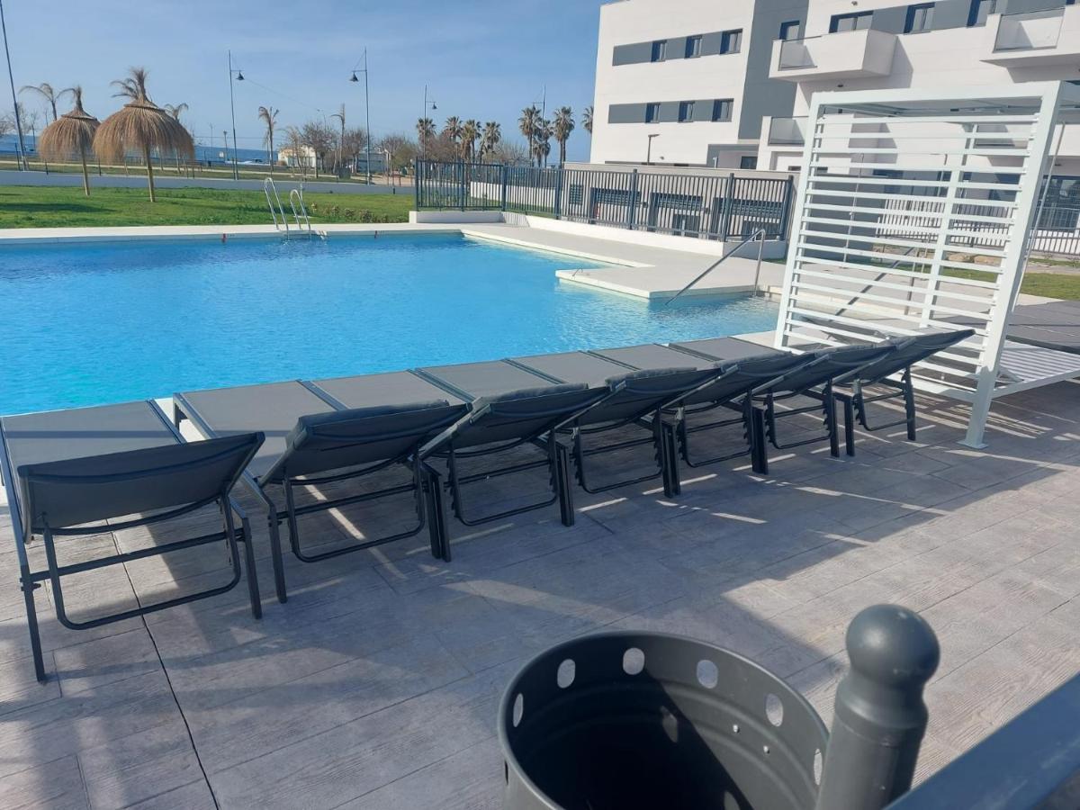 Apartamento Valle-niza: Beachfront Retreat In Velez-malaga Málaga
