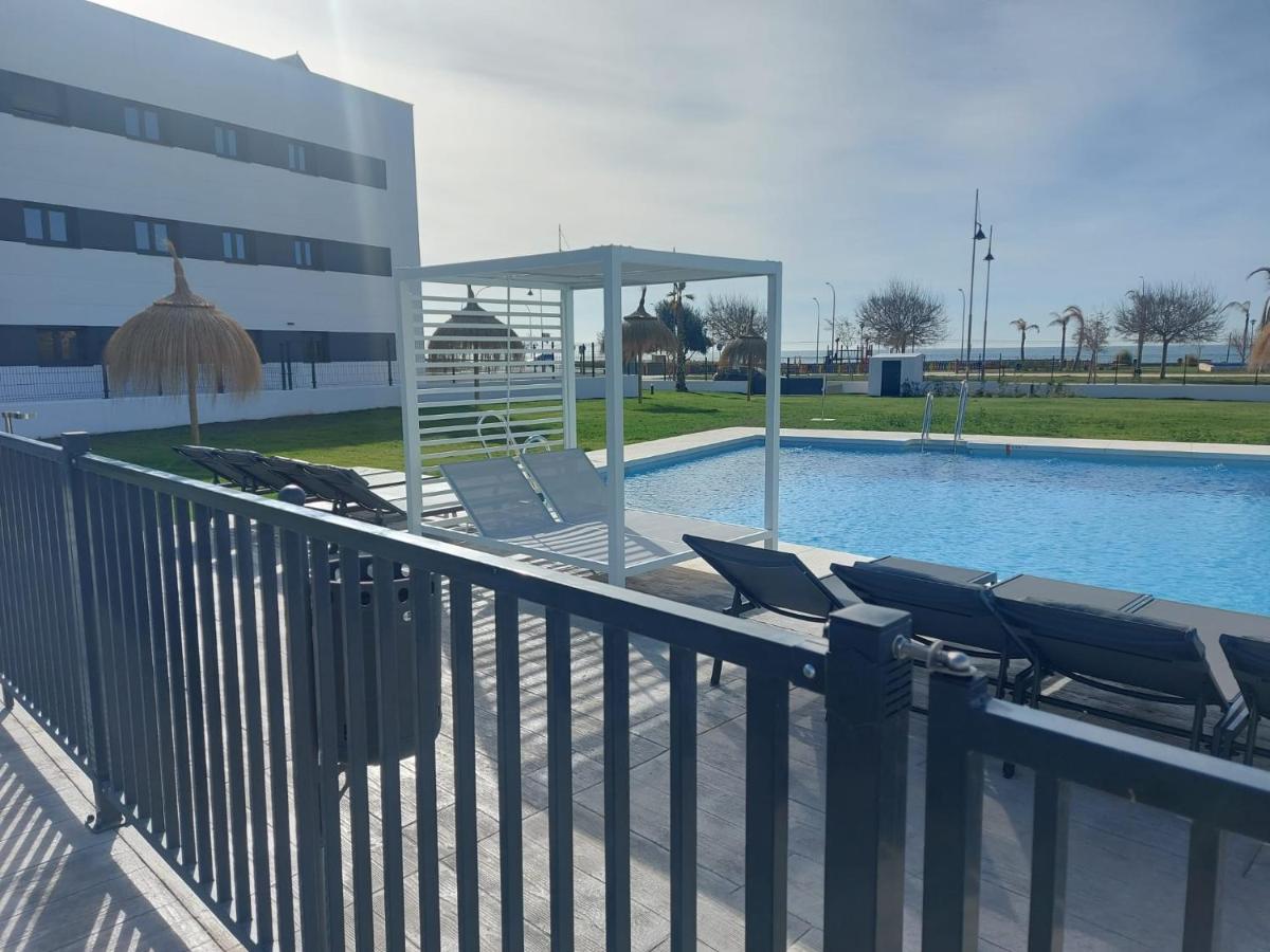 Apartamento Valle-niza: Beachfront Retreat In Velez-malaga Málaga