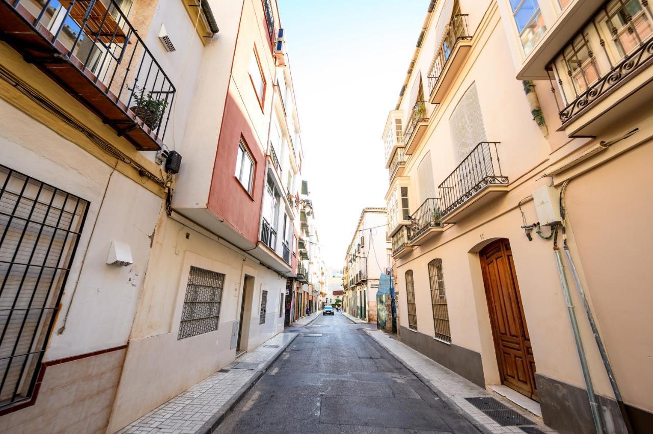 Apartment Modern 3 Bedroom, Center With Patio & High Ceilings By 10tosea Malaga