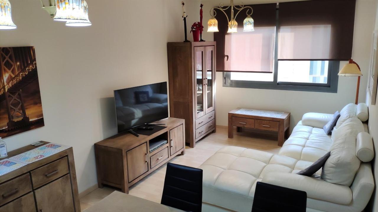 Apartamento En La Playa! Parking, Wifi, Piscina, Aire Acondicionado Y Netflix! Málaga