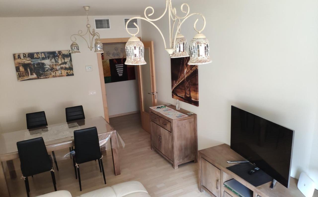 En La Playa! Parking, Wifi, Piscina, Aire Acondicionado Y Netflix! Apartamento