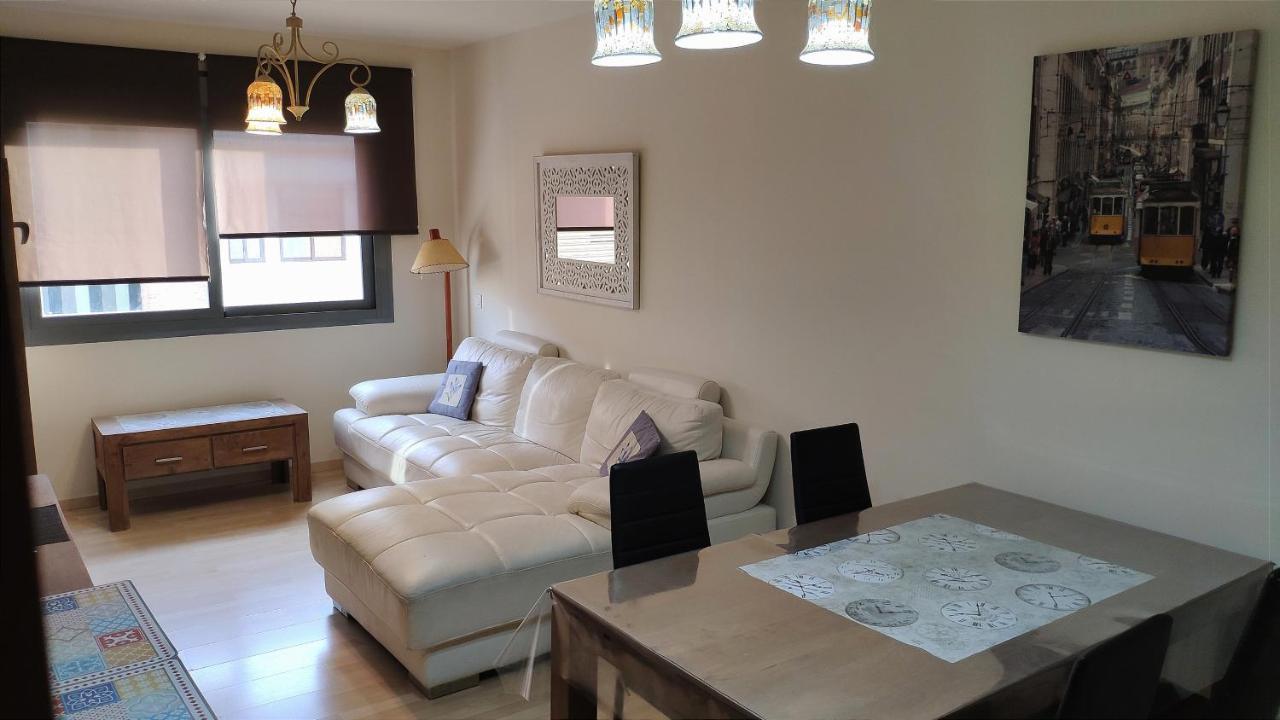 En La Playa! Parking, Wifi, Piscina, Aire Acondicionado Y Netflix! * Málaga