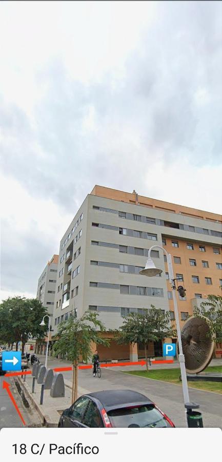 En La Playa! Parking, Wifi, Piscina, Aire Acondicionado Y Netflix! Málaga