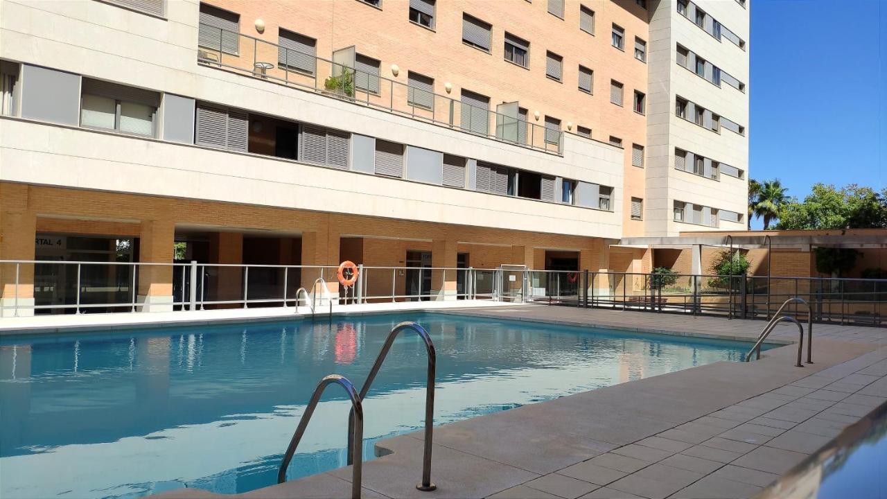 En La Playa! Parking, Wifi, Piscina, Aire Acondicionado Y Netflix! Apartamento