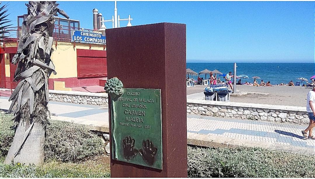 En La Playa! Parking, Wifi, Piscina, Aire Acondicionado Y Netflix! * Málaga