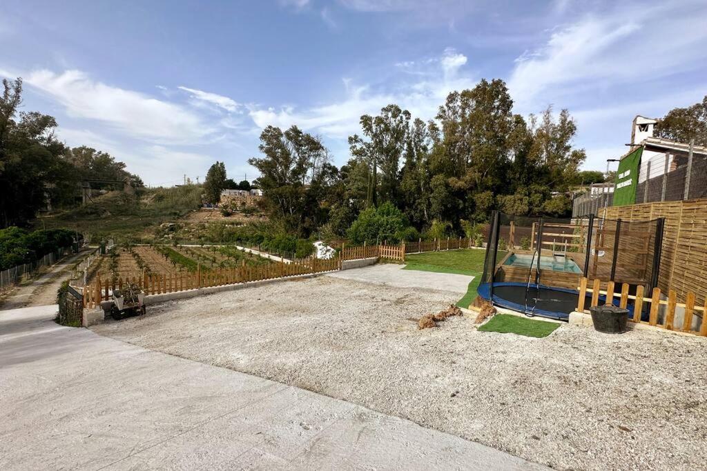 De Diseno Con Piscina Y Barbacoa Casa de férias