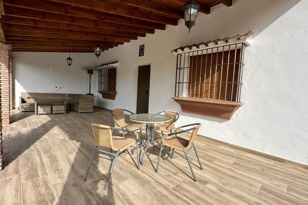 De Diseno Con Piscina Y Barbacoa Casa de férias *