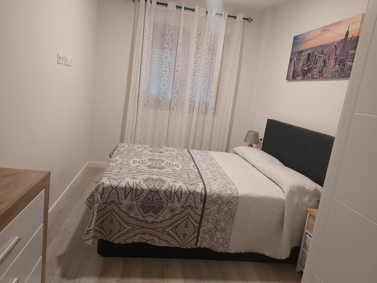 Valle-niza: Beachfront Retreat In Velez-malaga Apartamento Málaga