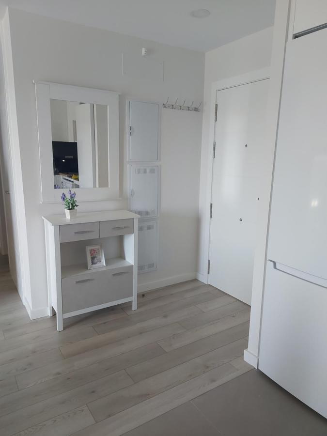 Apartamento Valle-niza: Beachfront Retreat In Velez-malaga *