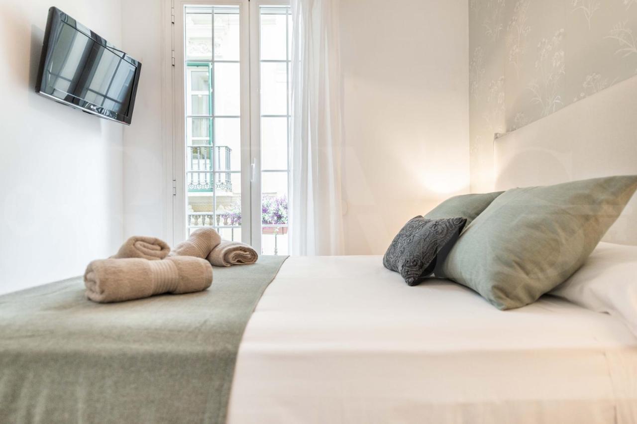 Leilighet Comfortable With Balcony - Center