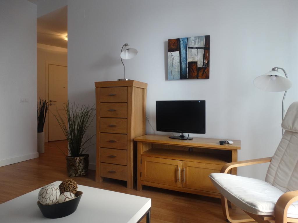 - Montano, 18 * Málaga