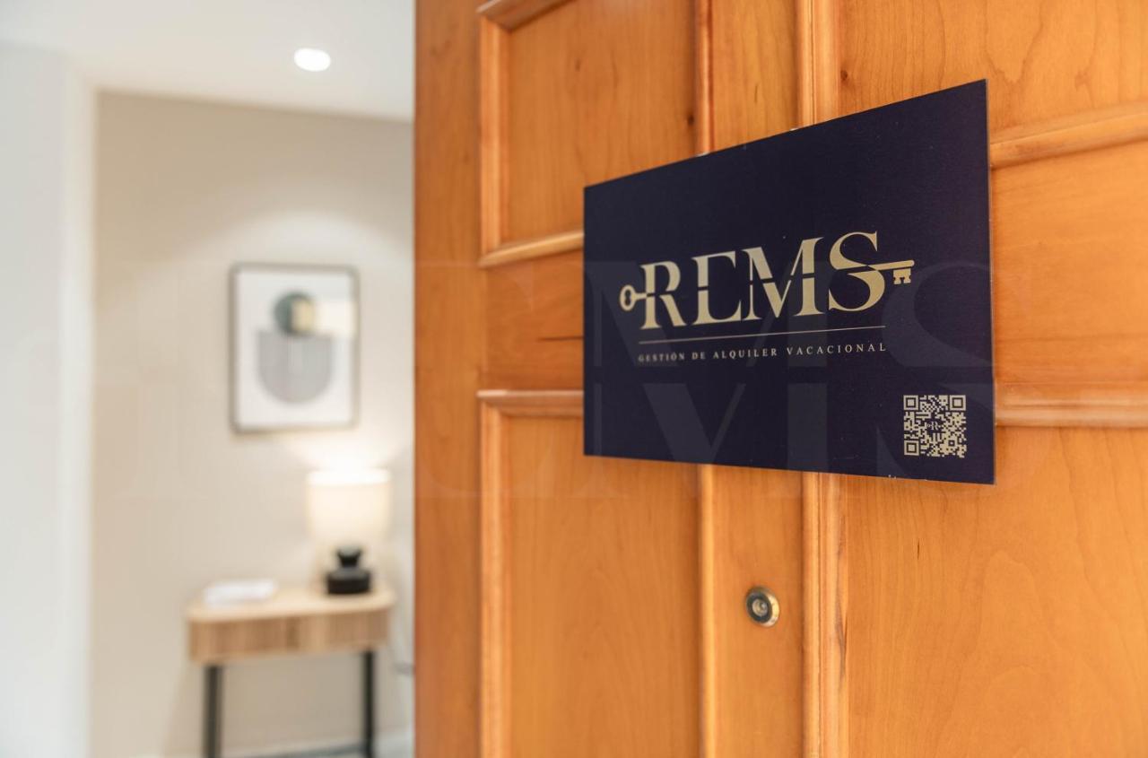 Elegant In The Heart Of By Rems Málaga
