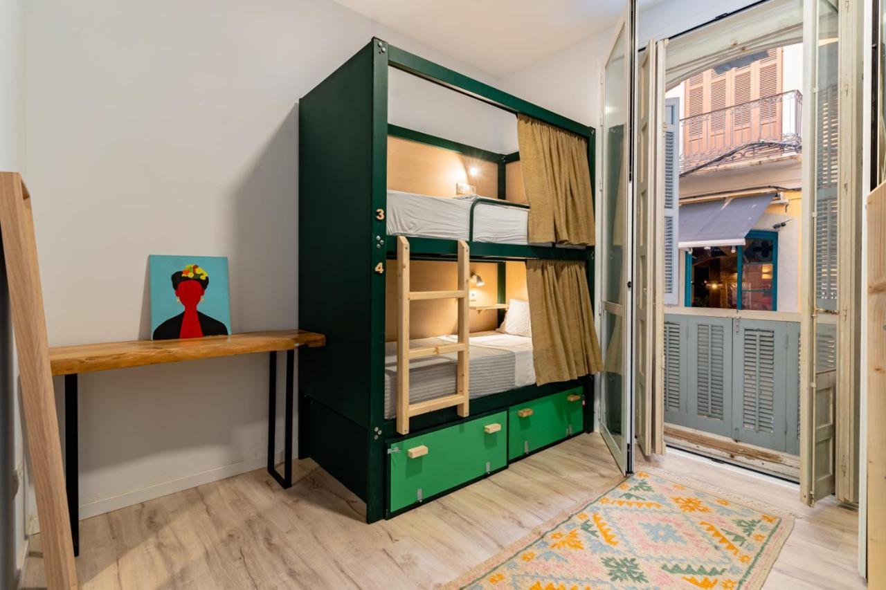 Hostal The Urban Jungle *