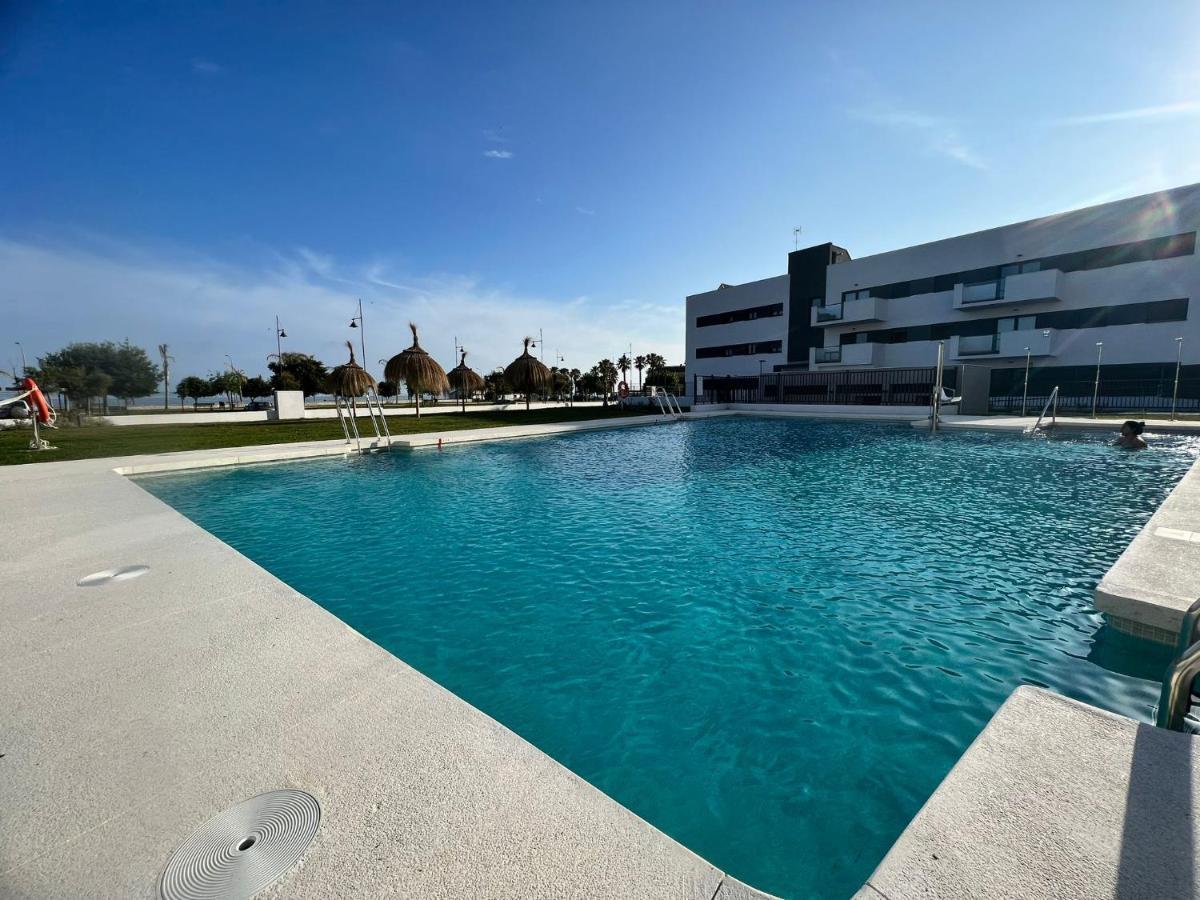 Apartamento Valle-niza: Beachfront Retreat In Velez-malaga