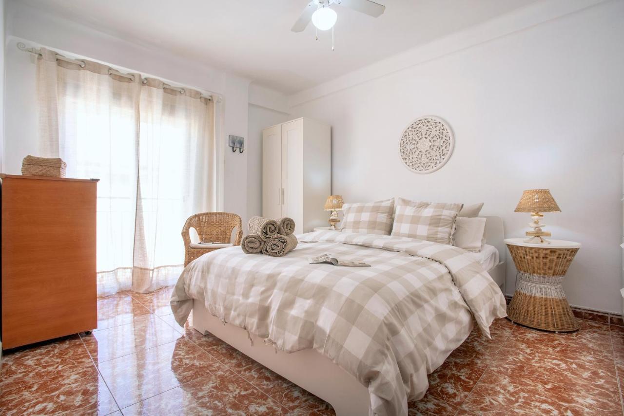 City Center And Next To The Beach 3 Bedrooms *