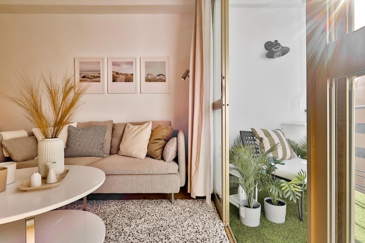 C24 Fantastic 4 Bedroom With Terrace Apartment *