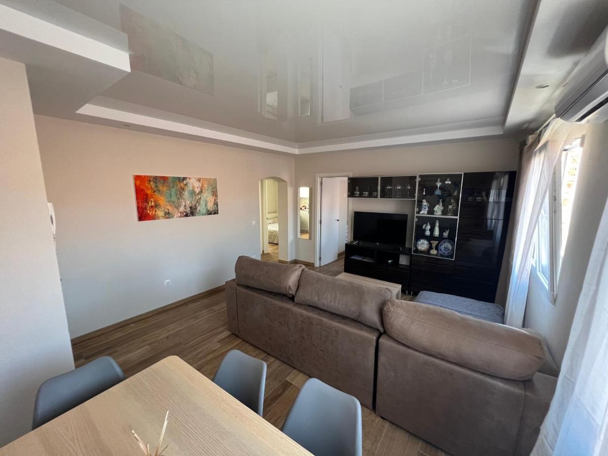 Genuar Center. Free Parking Appartement *