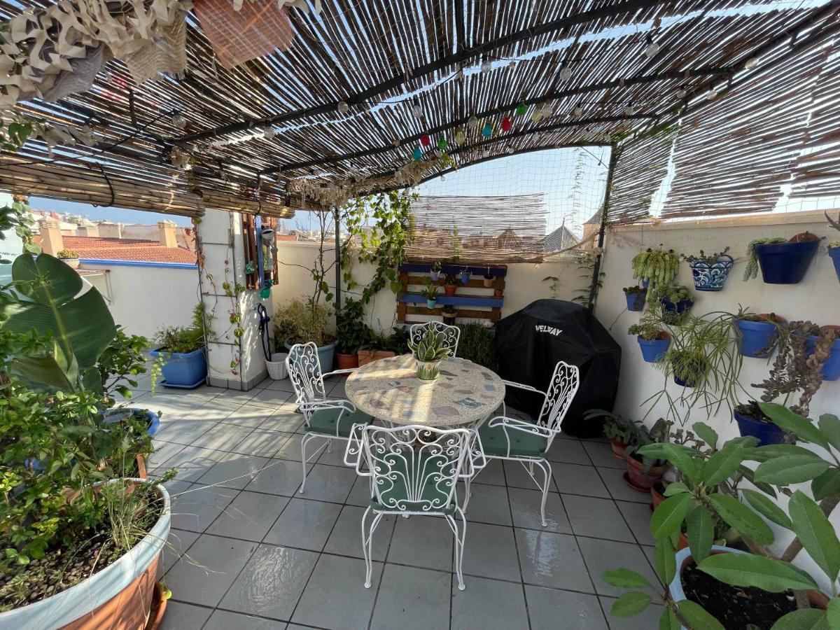 Charming With Private Terrace,heart Of Lägenhet *